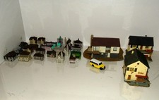 Lot of Vintage HO Scale Model Houses and Buildings  Bus   Rare