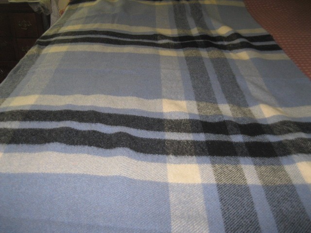 VINTAGE   PEARCE BLUE PLAID WOOL BLANKET LG 86X70