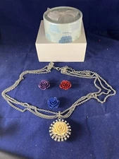 Sweet Romance Magnetic Rose Pendant  Statement Necklace w/ Rhinestones 4 Colors