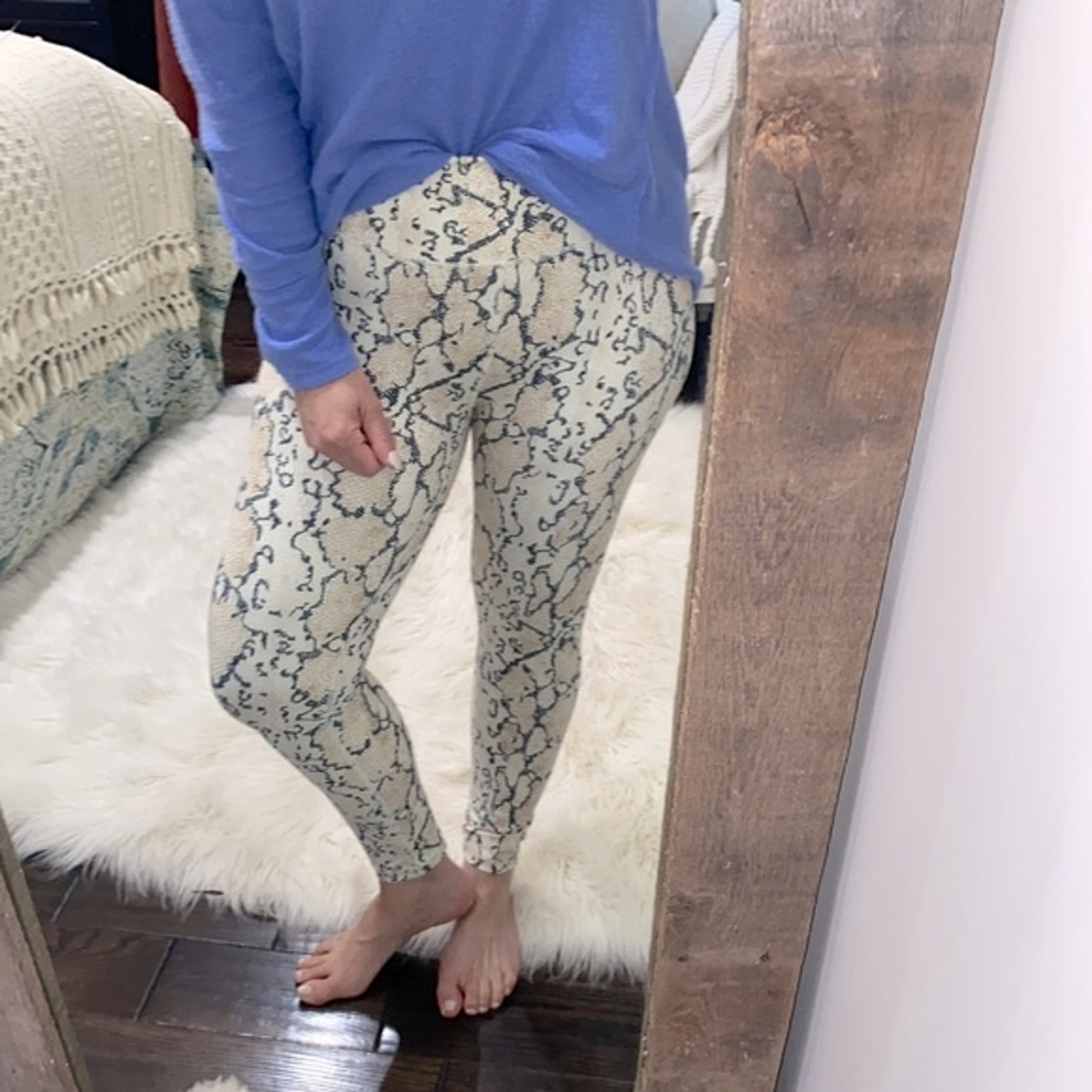 Allfenix size XLarge white python athletic leggin… - image 5