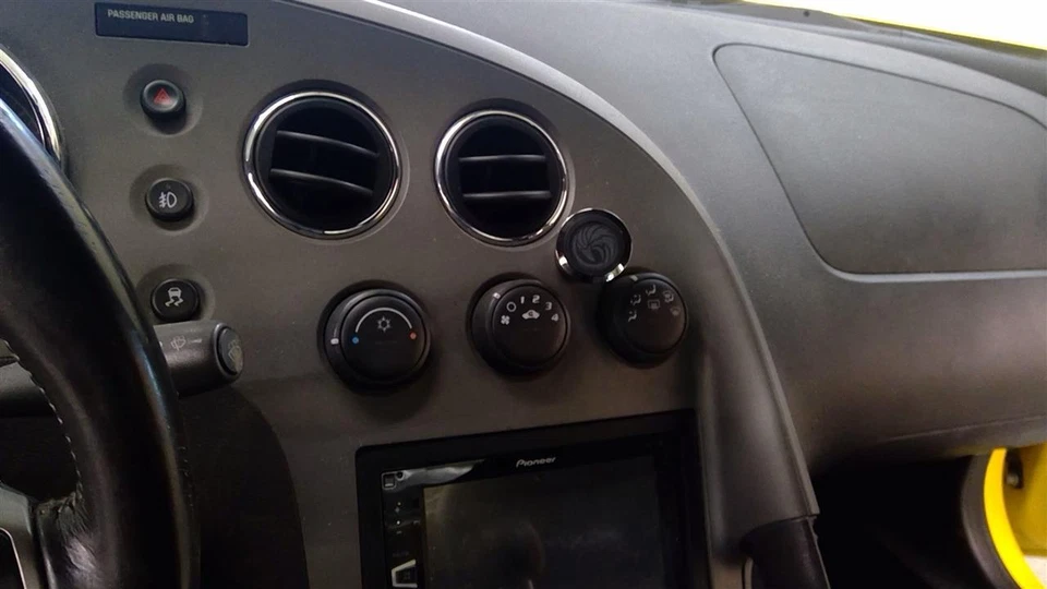 Moldura de painel de instrumentos usada serve: 2008 Pontiac Solstice grau A - Imagem 2 de 4