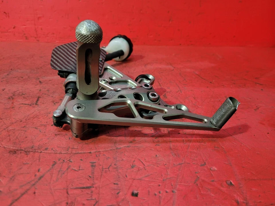 HONDA CBR REAR SETS 1998 — 第 4/4 张图片