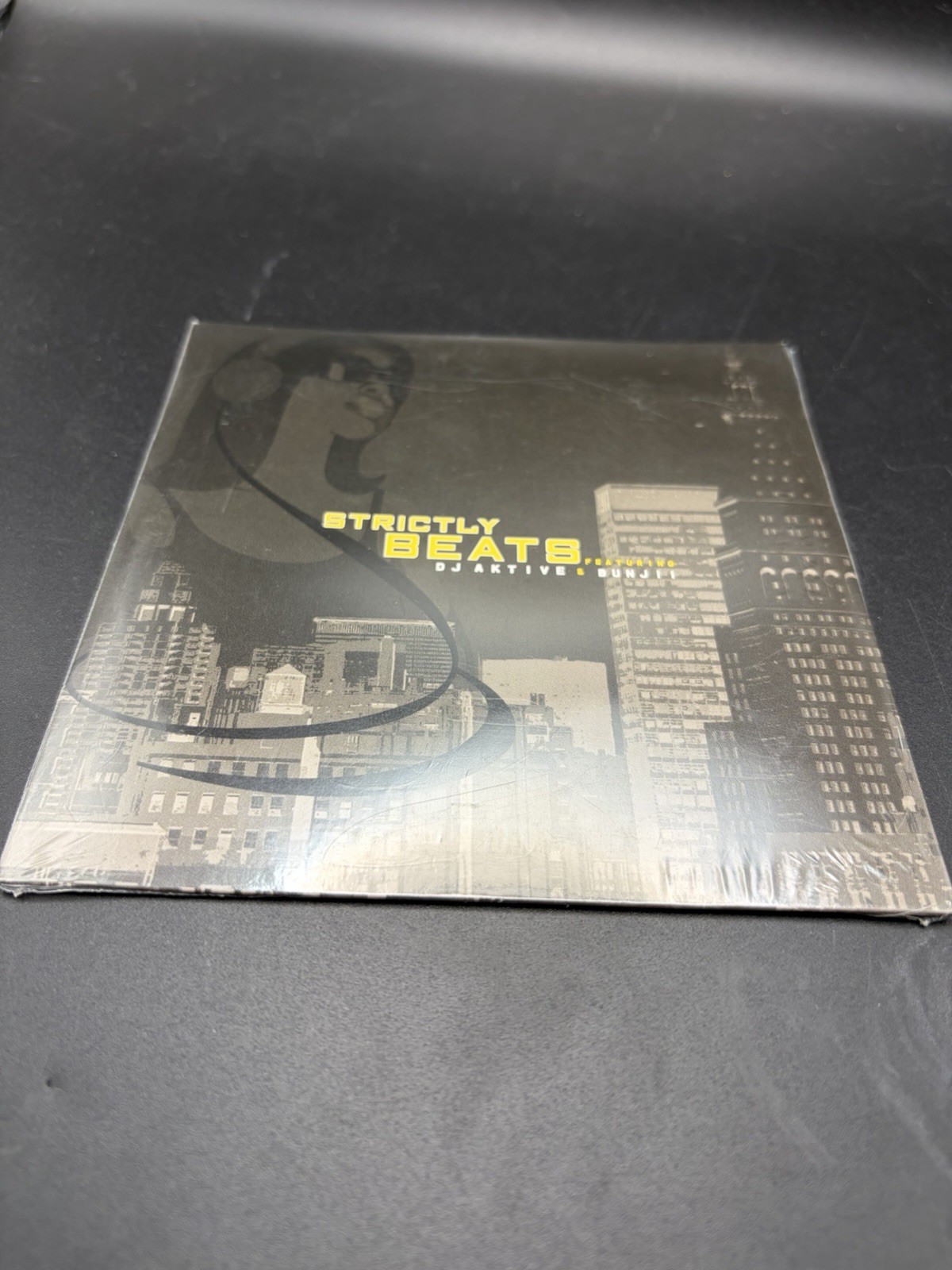 DJ Aktive Featuring Bunjii Strictly Beats CD 2006 Hip Hop DJ MIX