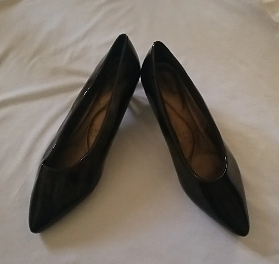 Zapatos de vestir para mujer SoftStyle marrón talla 7W (41W) Foto 2 de 4