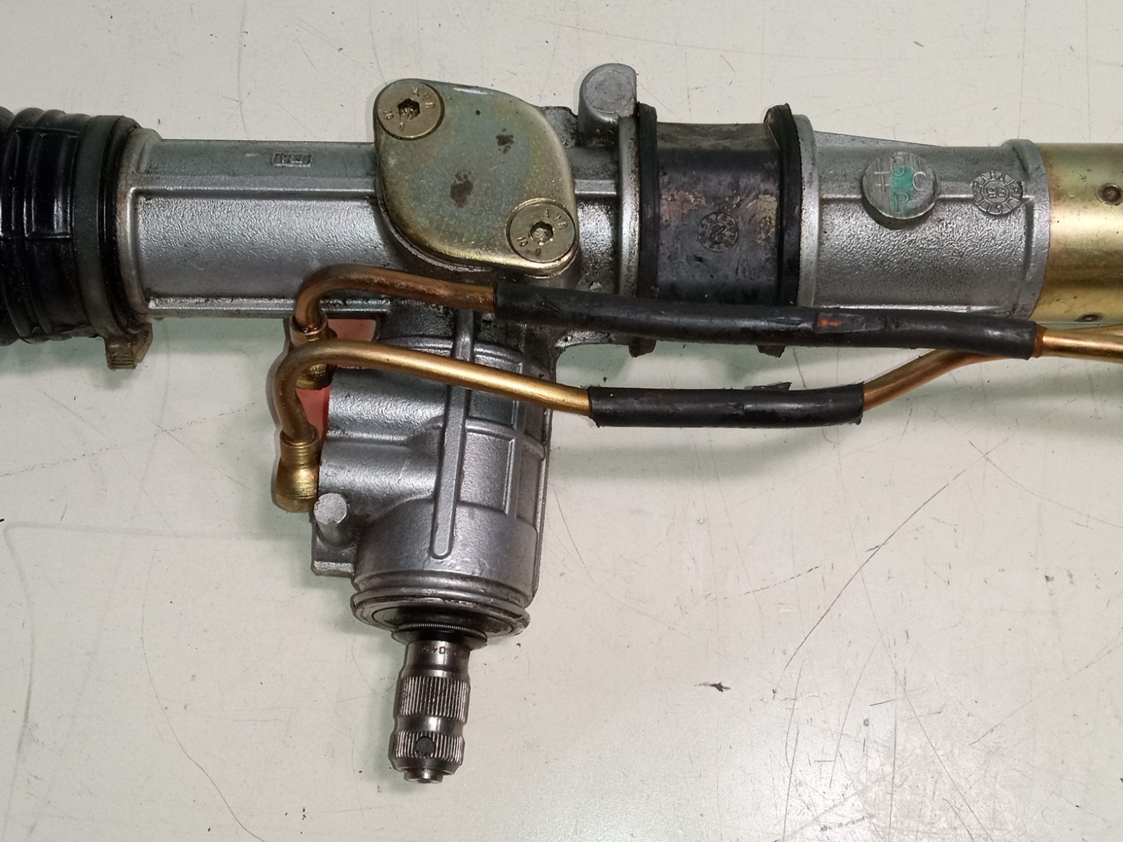 Ferrari 355 Power Steering Rack Pinion Assembly_157546_Inner Tie Rods_Boots_OE