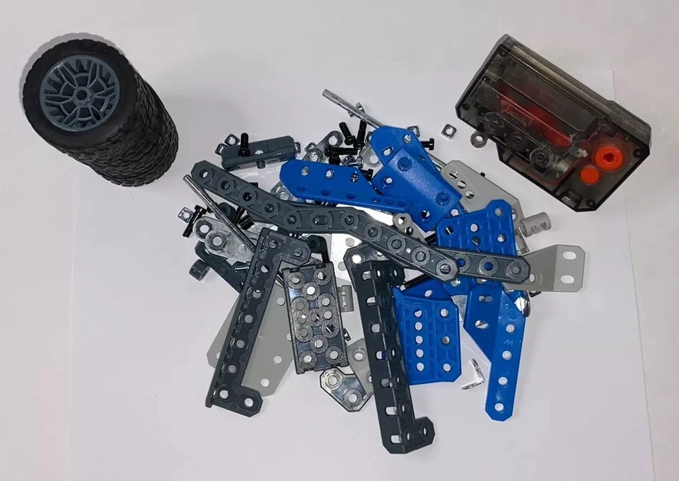 Lote De Moderno Meccano Set Metal Kit Varias Piezas Lote Foto 2 de 2
