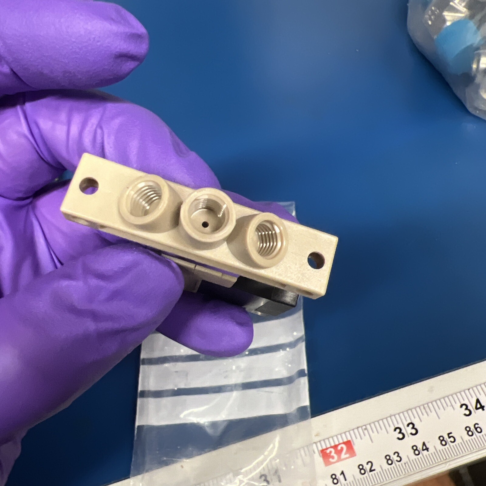 Burkert 6604T0.6CC,PVAK-3BAR 24V 1.5W Micro 3/2 Solenoid Flipper Valve (3-port)