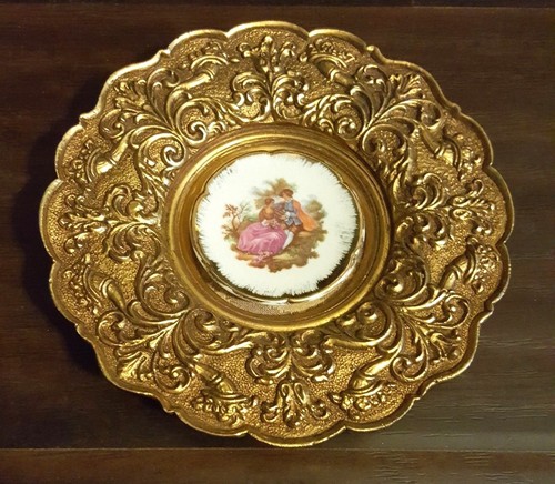 Vintage Limoges Ormolu Repousse Brass Frame Porcelain Victorian Lovers Plaque - Picture 3 of 5