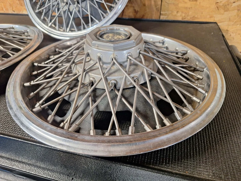 1960's 1970's Wire Spoke Hubcaps Wheelcovers - Image 4 of 4