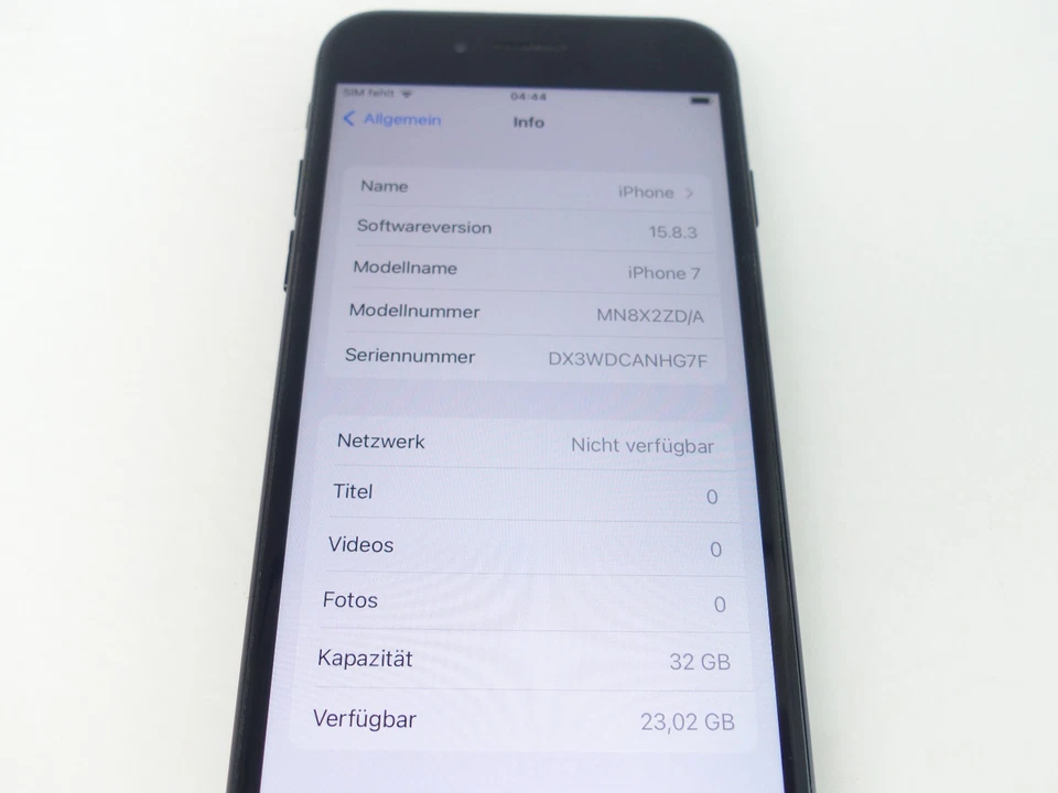Apple iPhone 7 32GB schwarz (Ohne Simlock) A1778 gebraucht #C 1 - Bild 2 von 4