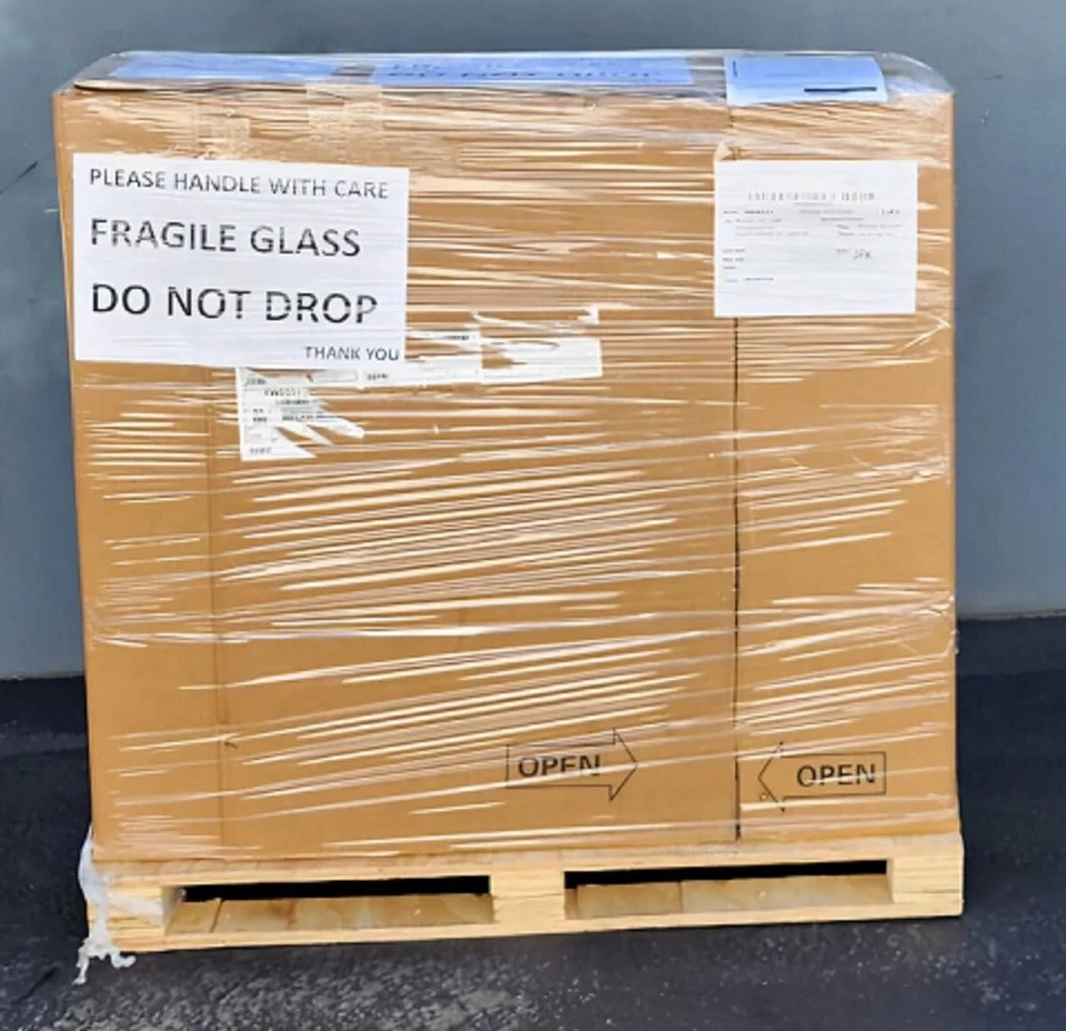 Fits Isuzu EVR 1986-1994 Cabover Front Windshield Glass Windscreen - Image 2 of 4