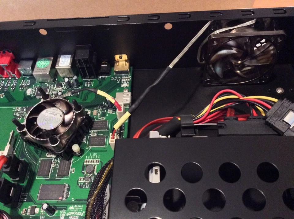 Serveur multimédia Popcorn Hour C200 + disque dur 1 To - Photo 4/4