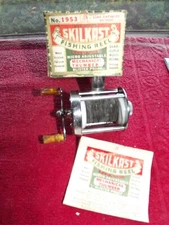 No 1953 PFLUGER SKILKAST FISHING REEL BOX&PAPERS VNTAGE.
