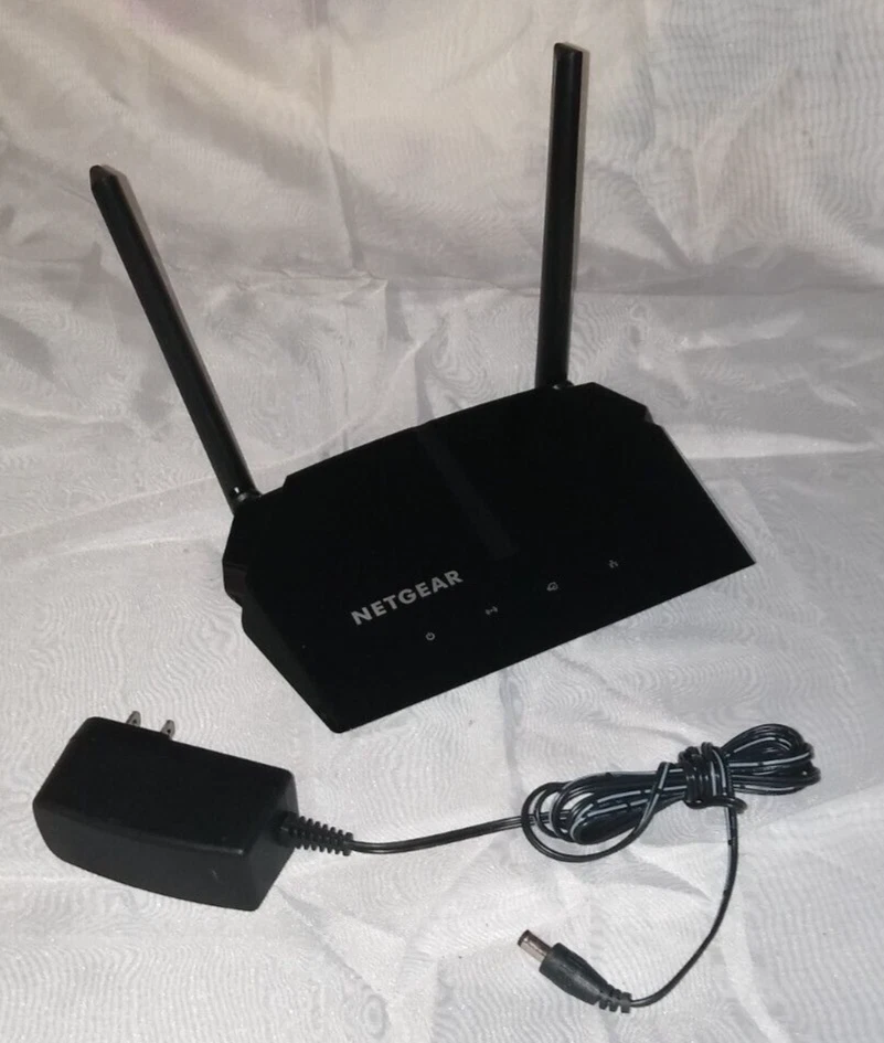 NETGEAR AC1000 1000Mbps 4 Ports 300Mbps Dual Band Gigabit Smart Router (R6080) - Image 2 of 4