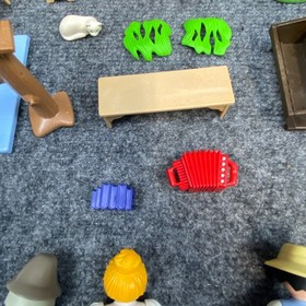 Playmobil 5422 Country Lodge Chalet 2013 Near Complete Figures Animals Retired