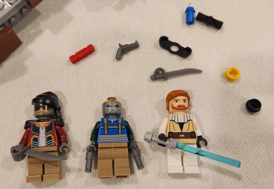 Lego 7753 Pirate Tank - Star Wars: Clone Wars - Hondo - Open, Damaged Inst - Image 3 of 4
