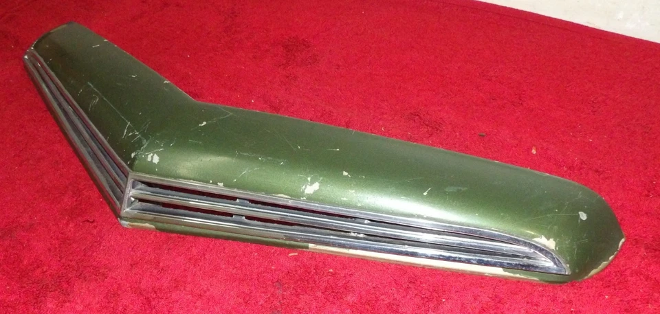 1961 1962 1963 Ford Thunderbird ORIG FRONT HOOD SCOOP BEZEL & GRILLE ORNAMENT - Image 4 of 4