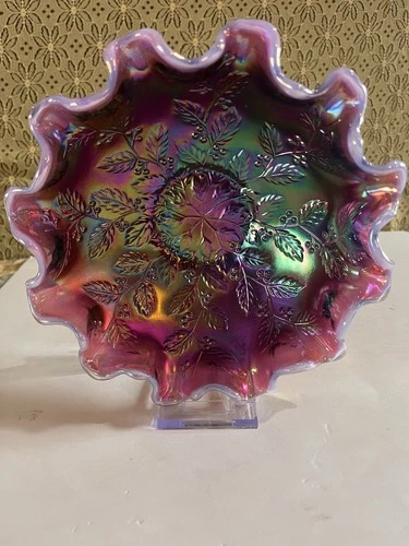 Gorgeous Fenton Purple Carnival Glass Holly Berry Ruffled Edge Bowl
