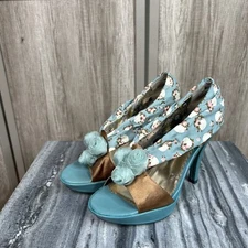 Poetic License Heels Sandals Sz 37 Open Toe Floral Print Blue Color Cone Heel