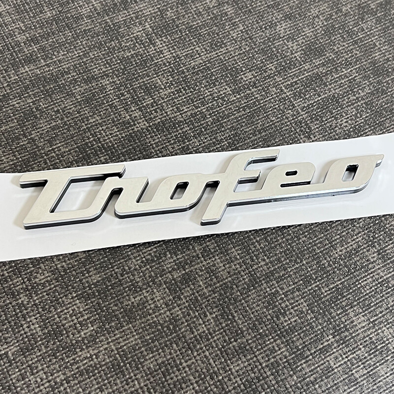 1x Para Maserati Levante GT Guardabarros Lateral Trofeo Emblema Placa de Identificación Insignia Cromo Negro
