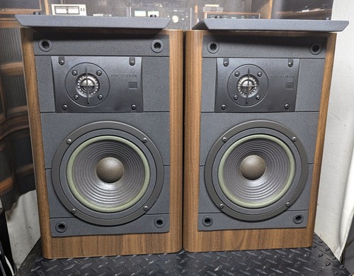 2 JBL LX-22 speakers in original box with originally packing