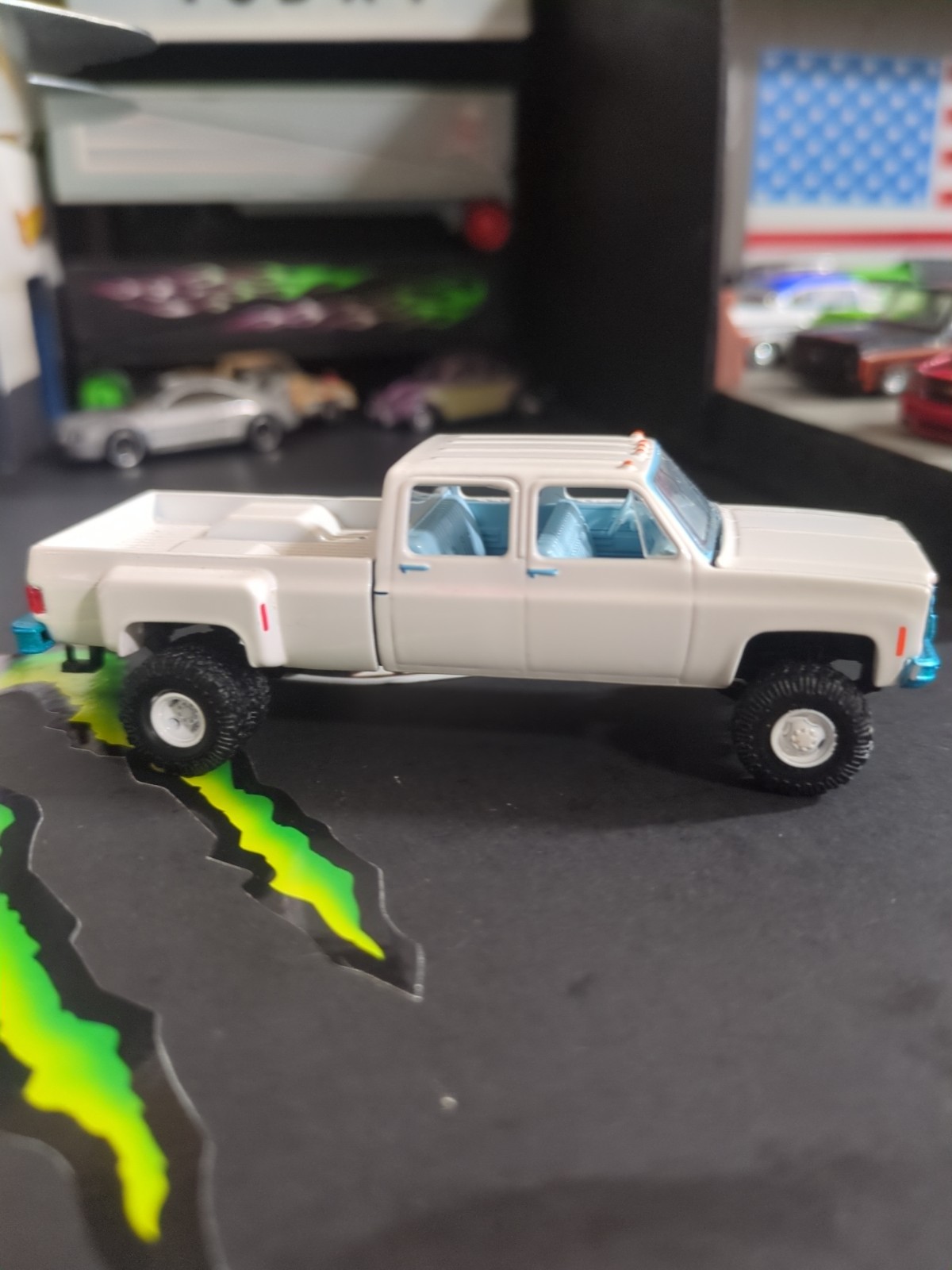 Reflective Making Machine M2 Machines 1/64 Square Body Chevrolet 4x4 Dually | eBay