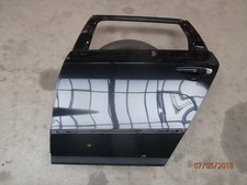 TÜR Türe Hinten Links Fahrerseite Farbe Schwarz LAC9X VW Passat Bj 2005 Versand
