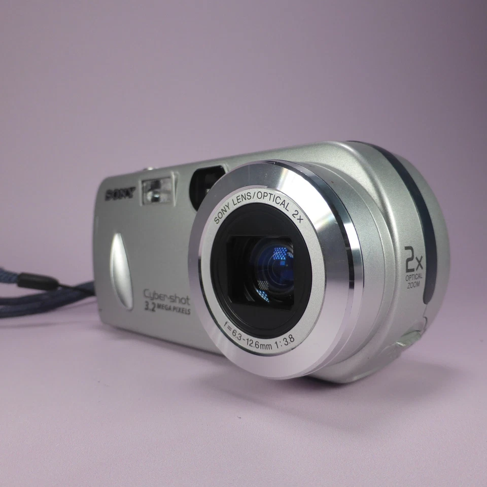 Sony Digital Camera Cybershot DSC-P52 3.2MP Silver Tested - Image 2 of 4