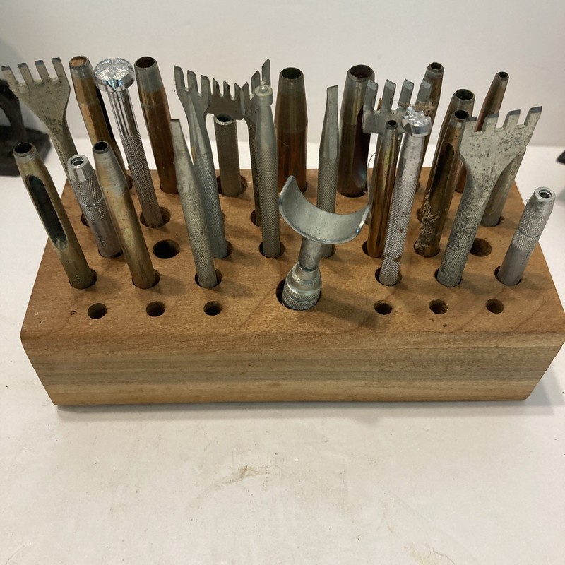 Craftool Leather Punch 33  Pieces with Wood Stand