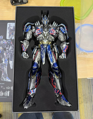 In STOCK Comicave 1/22 Scale OptimusPrime Diecast 50% Metal Figure