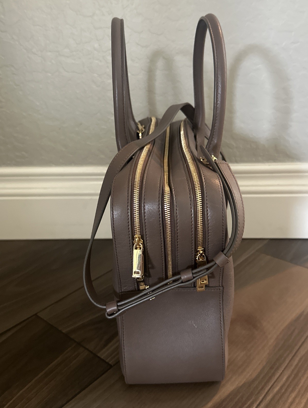 FERRAGAMO Stella Clay Leather Top Handle Bag New image 5