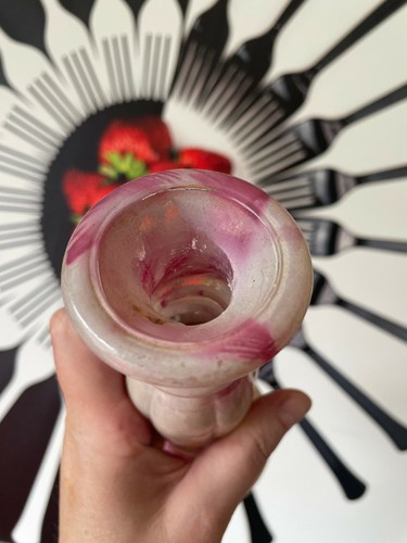 Candelabro de vidrio artístico rosa púrpura pintado a mano aspecto mármol 7,5"" de alto - Imagen 5 de 6
