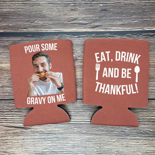 Custom Photo Thanksgiving Can Cooler, Thanksgiving Feast Coolie, Fall Party Gift - Foto 4 di 18