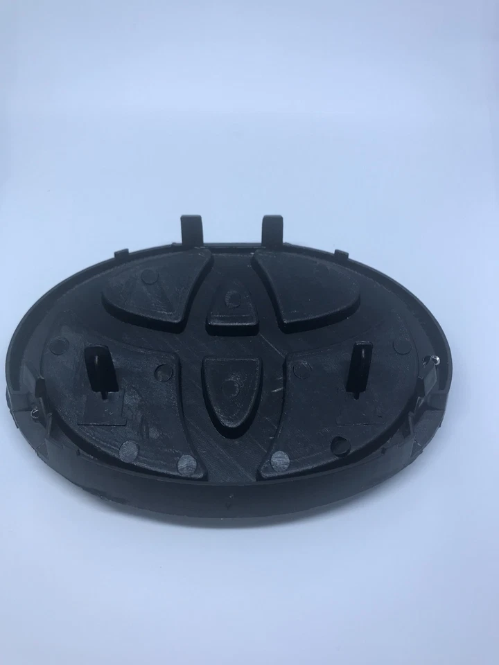 TOYOTA YARIS OEM FRONT EMBLEMS  75301-52080 FITS YARIS SEDAN 2007-2014 - Image 3 of 3