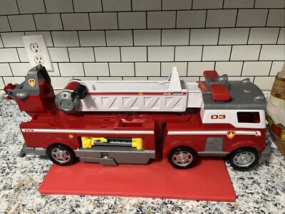 Paw Patrol Ultimate Rescue Fire Truck