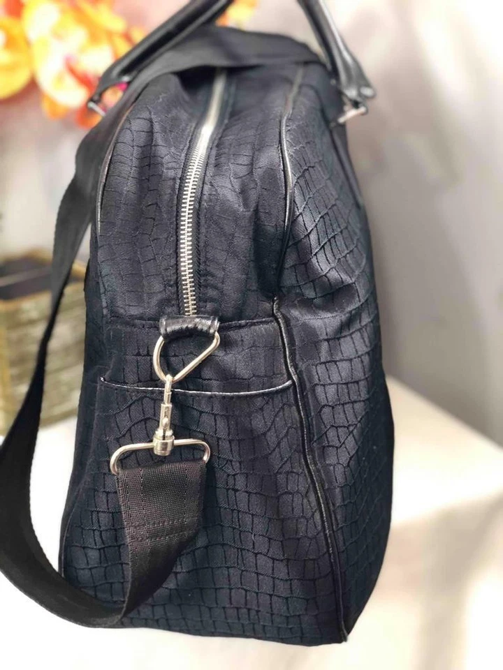 Bolsa de viagem STEPHANIE JOHNSON preta lona PVC forro proteção fim de semana - Imagem 4 de 4