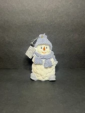 Vintage 1998 The Encore Group Snow Buddies Snowman w/ Noel Christmas Ornament 3"