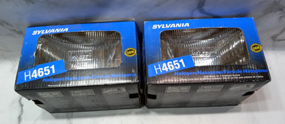(2) Sylvania H4651 12V Rectangular Sealed High Beam Headlights Rep. 5968097 NOS