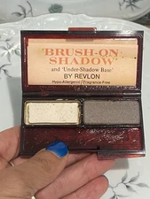 VINTAGE COLLECTIBLE REVLON BRUSH ON EYE SHADOW COMPACT FROSTY BROWN UNDER BASE