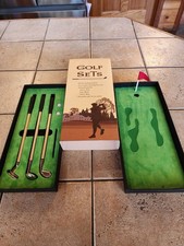 Desktop Mini Golf Game Set Tabletop Practice Green with Balls and Flags