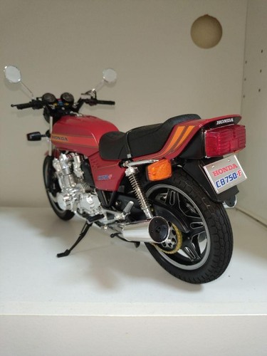 Tamiya 1/6 Scale Honda Cb750F Plastic Model Kit Vintage Motorcycle Kit - Picture 4 of 10