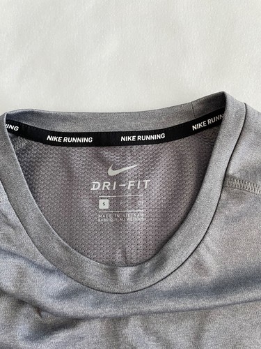 Nike Dri-Fit Nike Running Mens Athletic T-Shirt Size Small Gray Reflective EUC - Picture 8 of 9