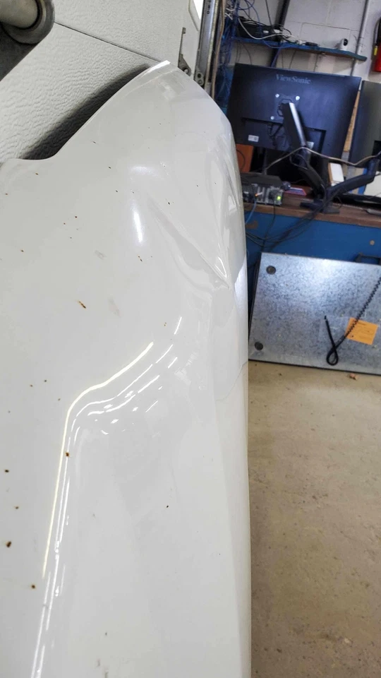 11 SUBURBAN 1500 Hood Foto 4 de 4