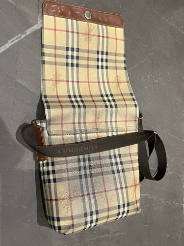BORSA MESSENGER A TRACOLLA VINTAGE BURBERRY BEIGE/TAN NOVAS IN TELA PRE-AMATA - Foto 17 di 22