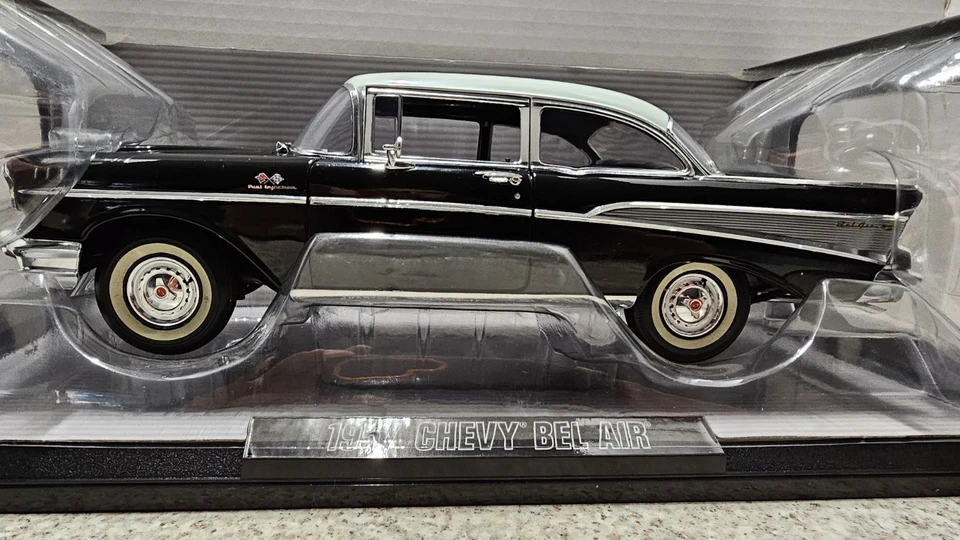 👀 RARE LIMITED 1/300 👀 Highway 61 1957 Chevy Bel Air Sedan 1:18 Scale Diecast - Image 4 of 4