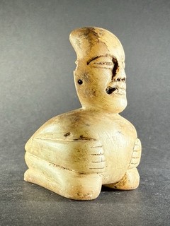 ANCIENT PRE COLUMBIAN OLMEC STONE CARVED SEATED FIGURINE ELONGATED HEAD C 500BCE