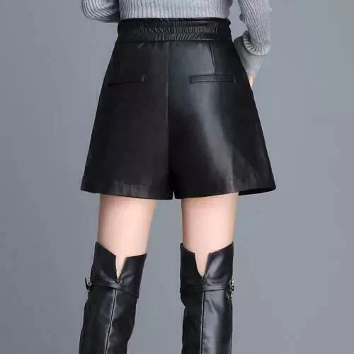 Pantalones Cortos de Piel de Cordero Elásticos Elegantes para Mujer Negros Hechos a Mano Genuinos Fiesta Foto 3 de 4