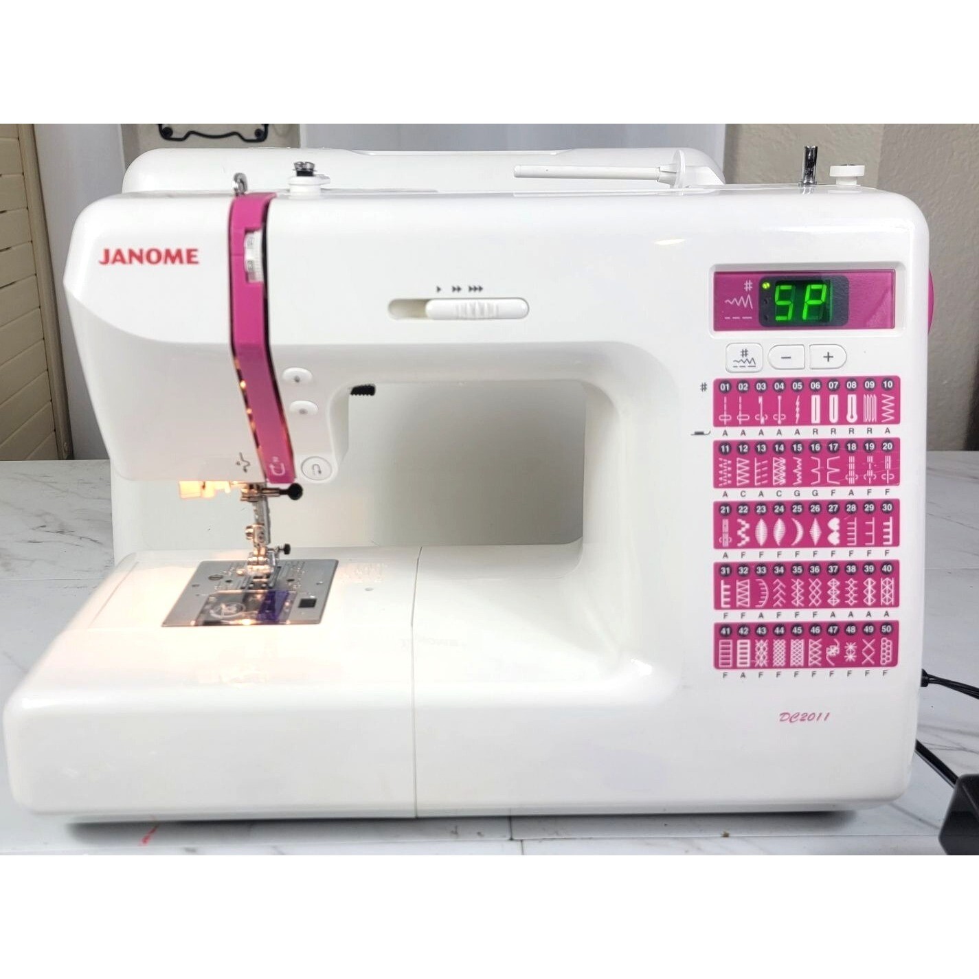 NICE! Janome DC2011 Sewing Machine With Accessories eBay