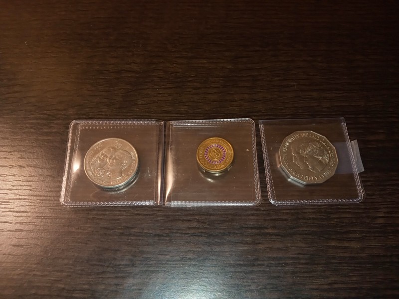 2013 Coin $2 Queens Coronation 60 Year + 1981 Prince Wales + 2011 William.