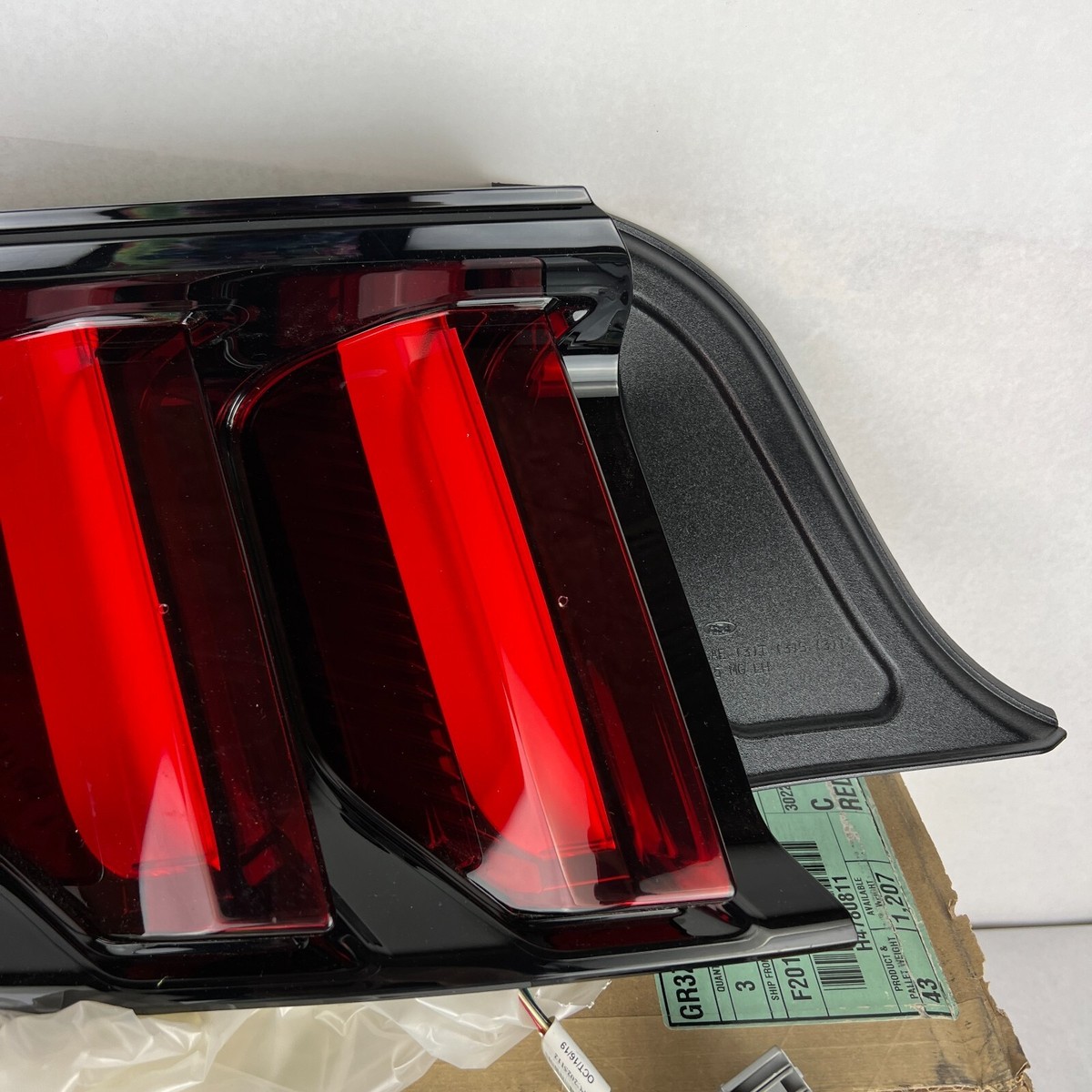 NEW OEM 2016 - 2021 Ford Mustang Left LED Tail Light Lamp Level 4